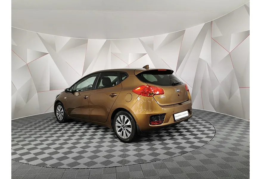 LIVE. Слайд №6