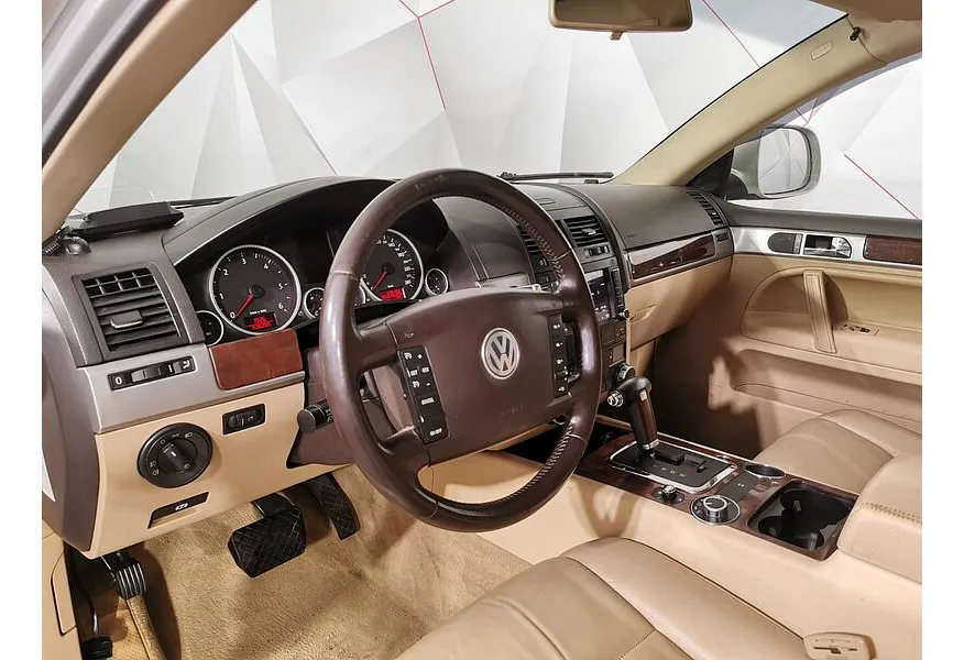АВИЛОН - Volkswagen Touareg 2.5 TDI Tiptronic (174 л.с.) R Line Серебристый - slide 9
