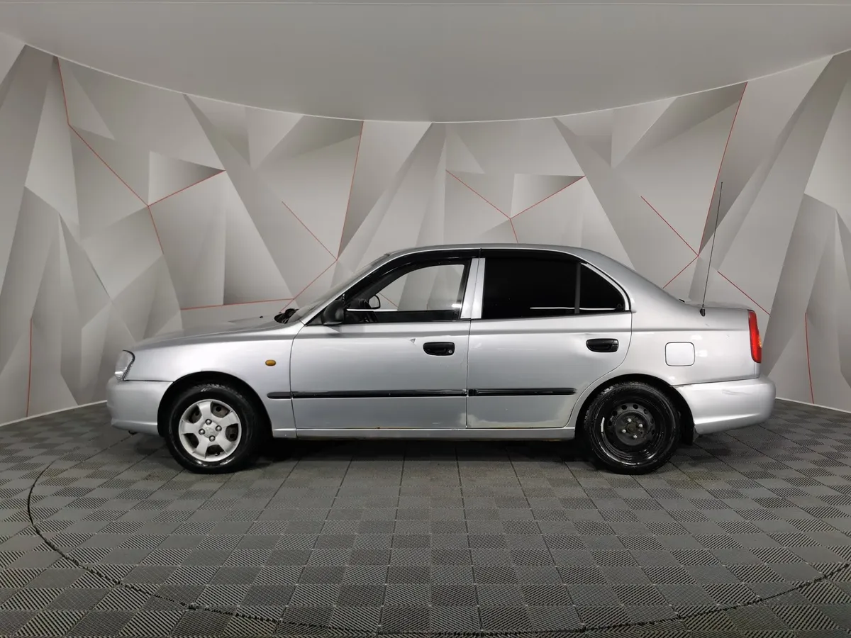 Hyundai Accent 1.5 MT (102 л.с.) Серебристый в АВИЛОН. Слайд №5