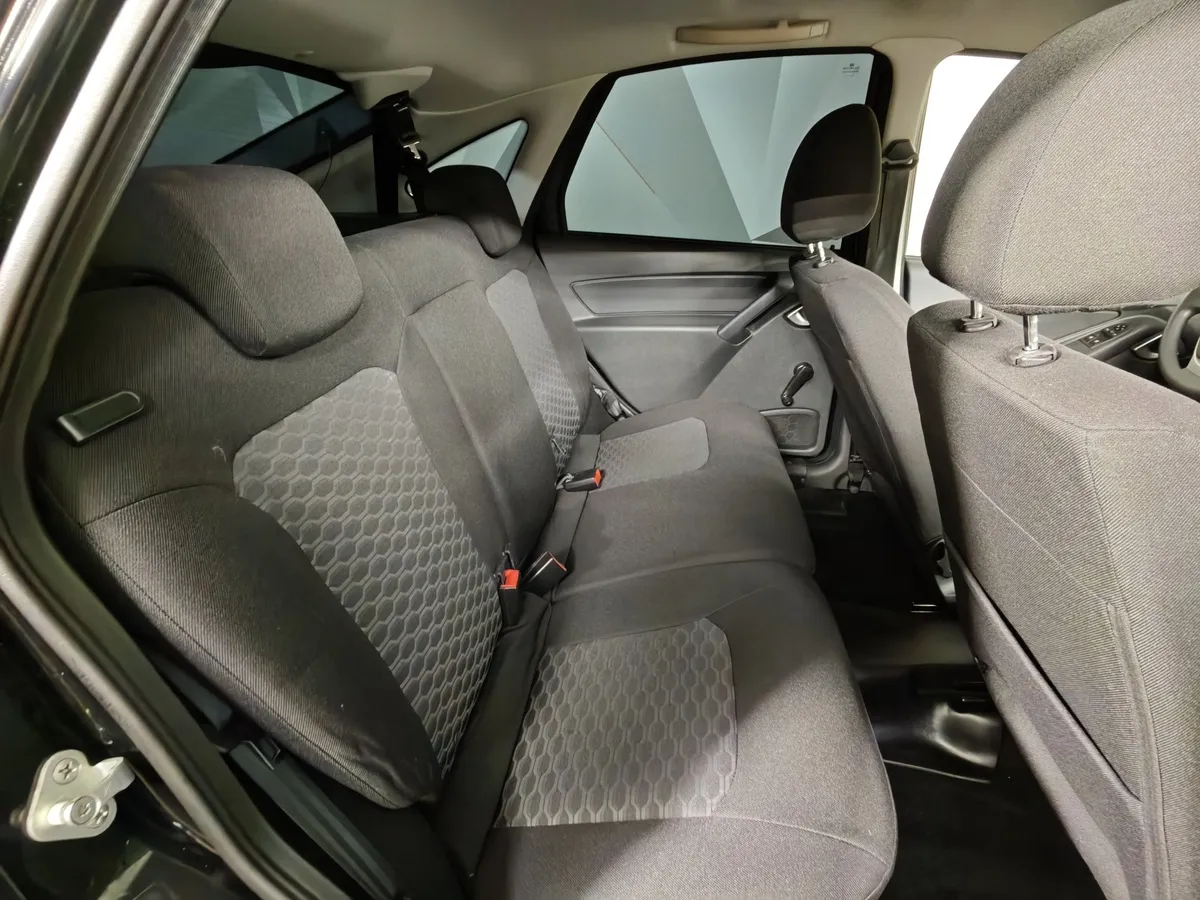 ВАЗ (Lada) Granta 1.6 MT 16кл (106 л.с.) Черный в АВИЛОН. Слайд №16