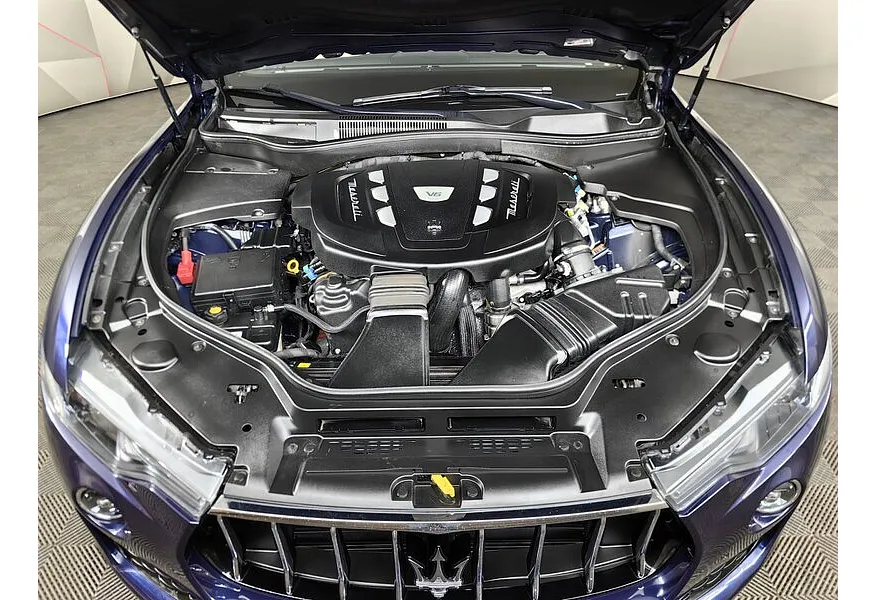 Maserati Levante Diesel 3.0 V6 AT (275 л.с.) Essence Синий в АВИЛОН. Слайд №11