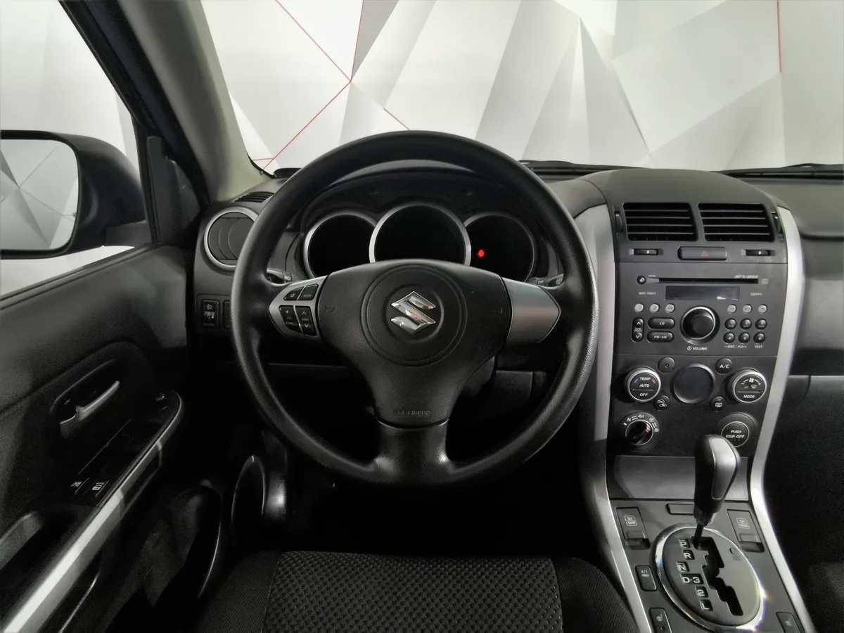 Suzuki Grand Vitara 2.4 AT (169 л.с.) Черный в АВИЛОН. Слайд №18