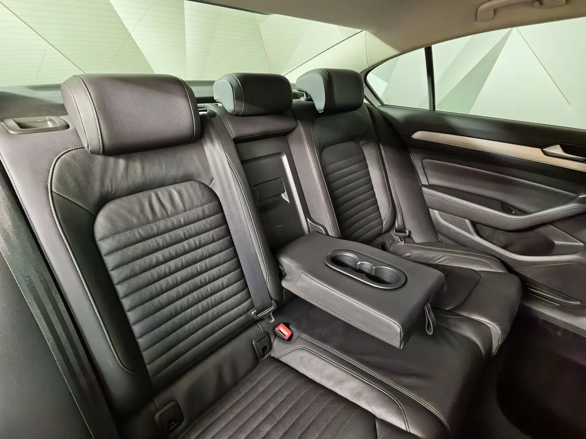 Volkswagen Passat 1.8 TSI BlueMotion DSG (180 л.с.) Highline Белый в АВИЛОН. Слайд №17