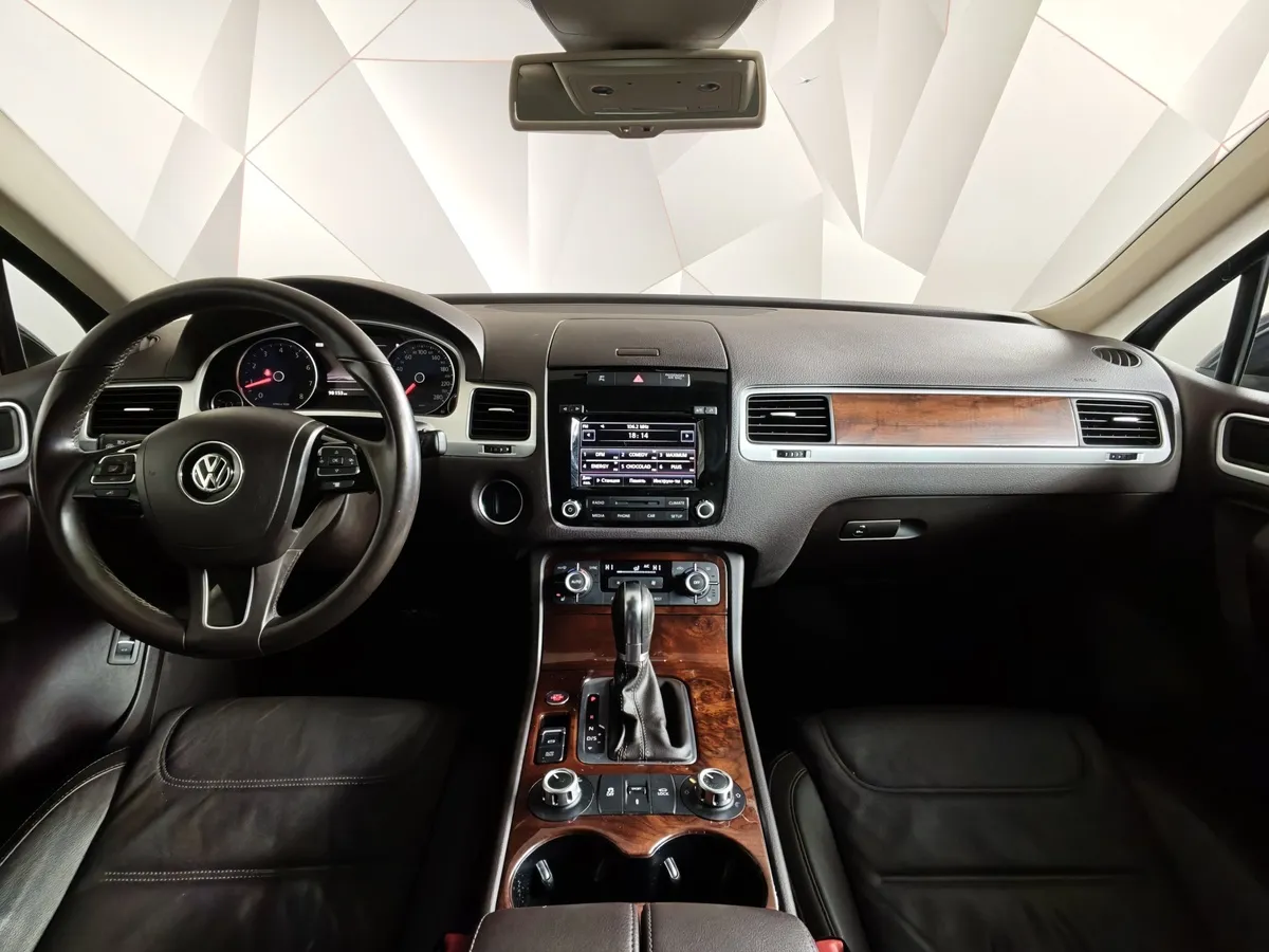Volkswagen Touareg 3.6 FSI Tiptronic 4Motion (249 л.с.) V6 FSI Черный в АВИЛОН. Слайд №14