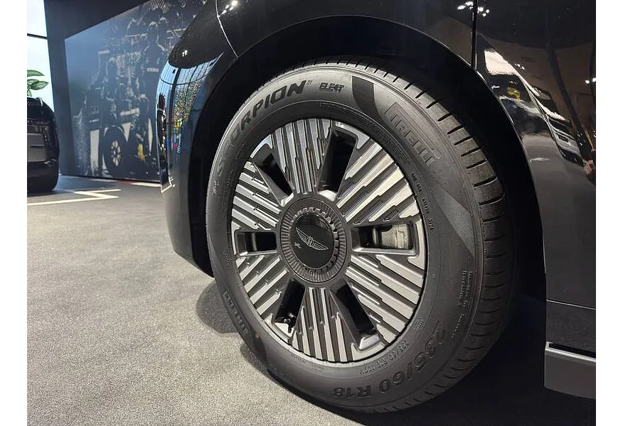 LEVC L380 AT 4WD (544 л.с.) 8 мест Max Черный в АВИЛОН. Слайд №13