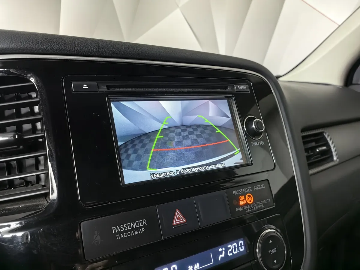 Mitsubishi Outlander 2.0 CVT 4WD (146 л.с.) Instyle E29 Белый в АВИЛОН. Слайд №21