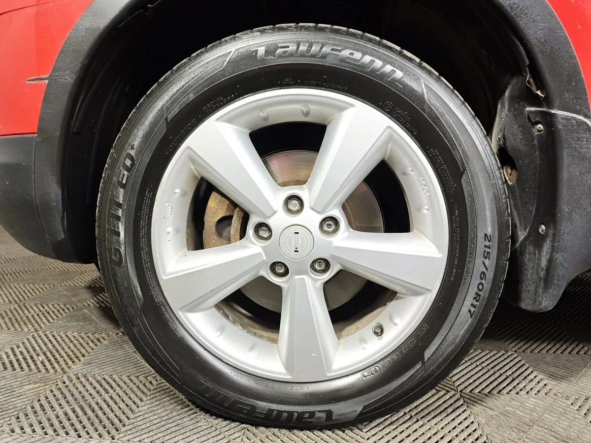 Nissan Qashqai 2.0 CVT AWD (141 л.с.) Красный в АВИЛОН. Слайд №9