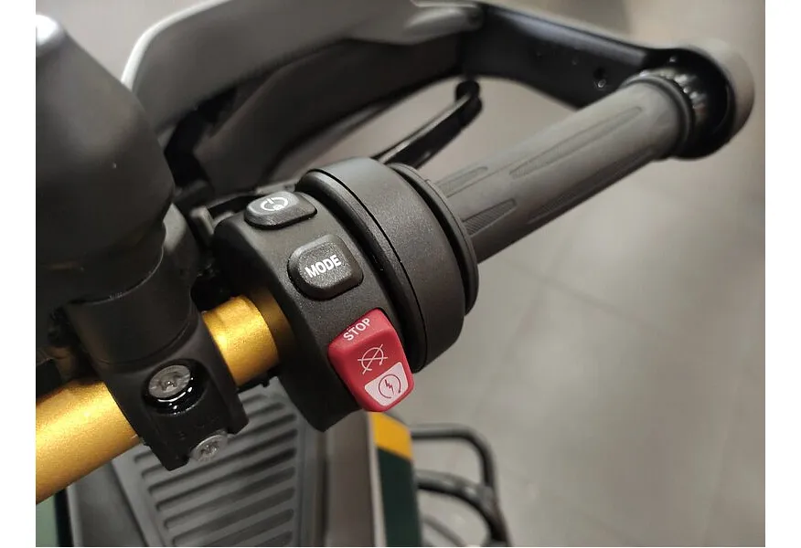 BMW Motorrad R 1300 GS Adventure R 1300 GS Adventure 1300 см³ (145) 1300 Зеленый в АВИЛОН. Слайд №7