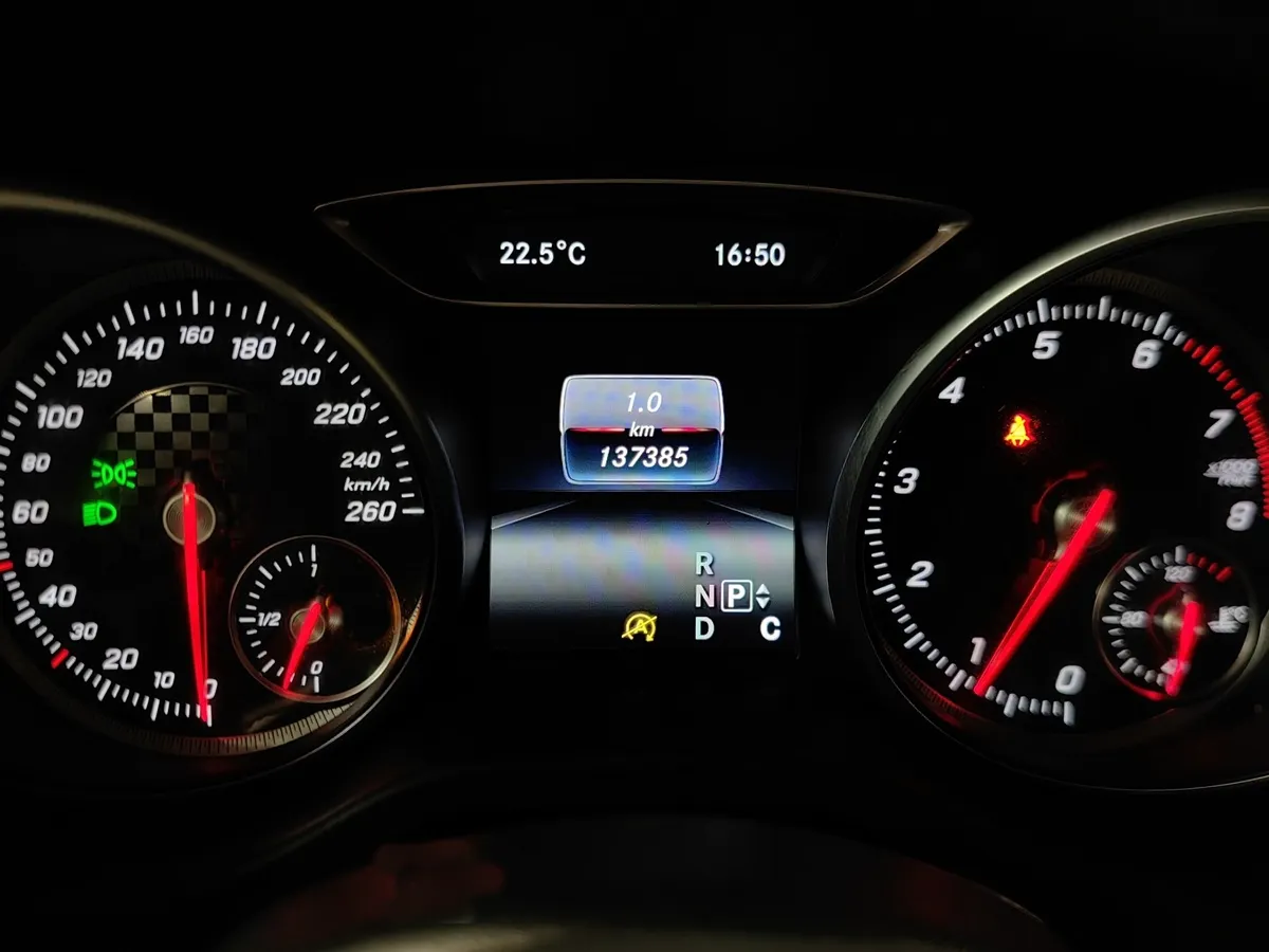 Mercedes-Benz A-Класс 180 7G-DCT (122 л.с.) Голубой в АВИЛОН. Слайд №17