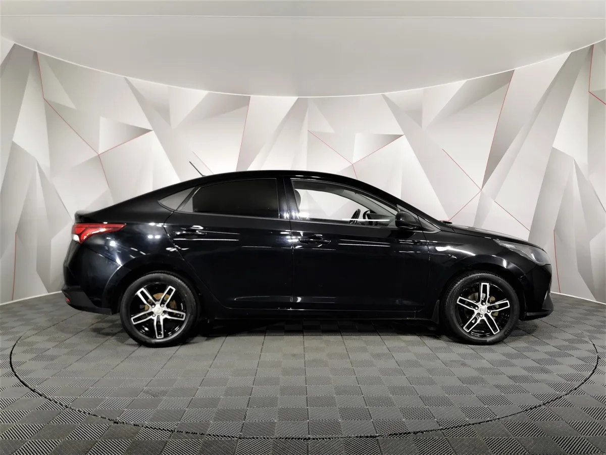 Hyundai Solaris 1.6 AT (123 л.с.) Comfort + Light Черный в АВИЛОН. Слайд №6