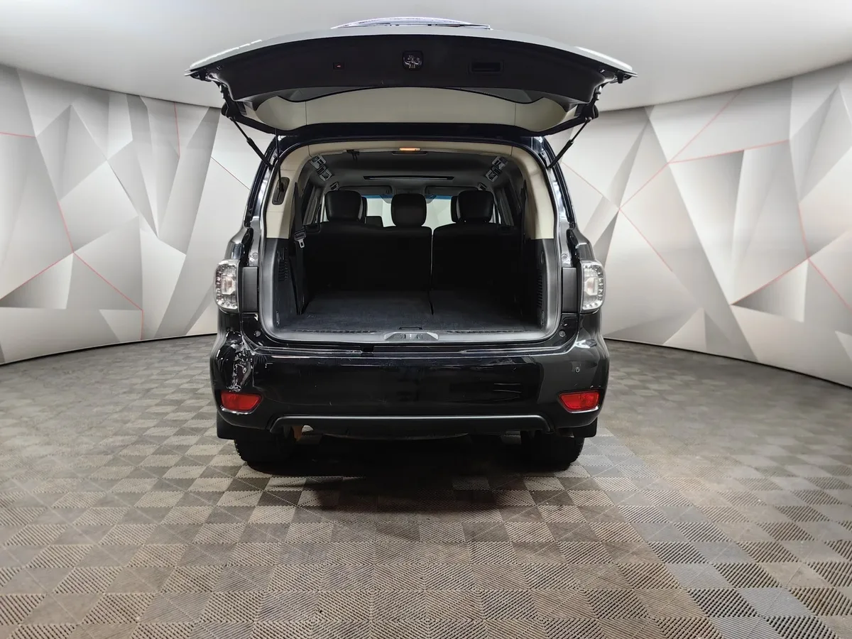 Nissan Patrol 5.6 AT 4WD (405 л.с.) Черный в АВИЛОН. Слайд №12