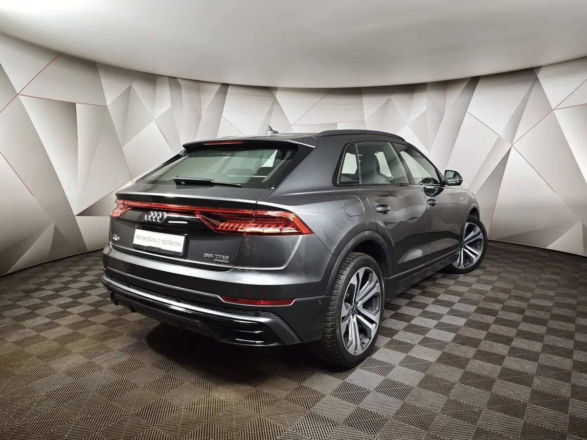 Audi Q8 55 TFSI Tiptronic quattro (340 л.с.) Серый в АВИЛОН. Слайд №2