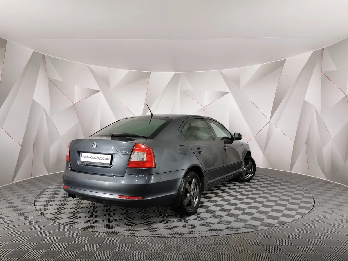Skoda Octavia 1.8 TSI AT (152 л.с.) Серый в АВИЛОН. Слайд №2