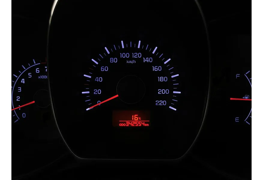 Kia Rio 1.4 MT (107 л.с.) Серебристый в АВИЛОН. Слайд №17