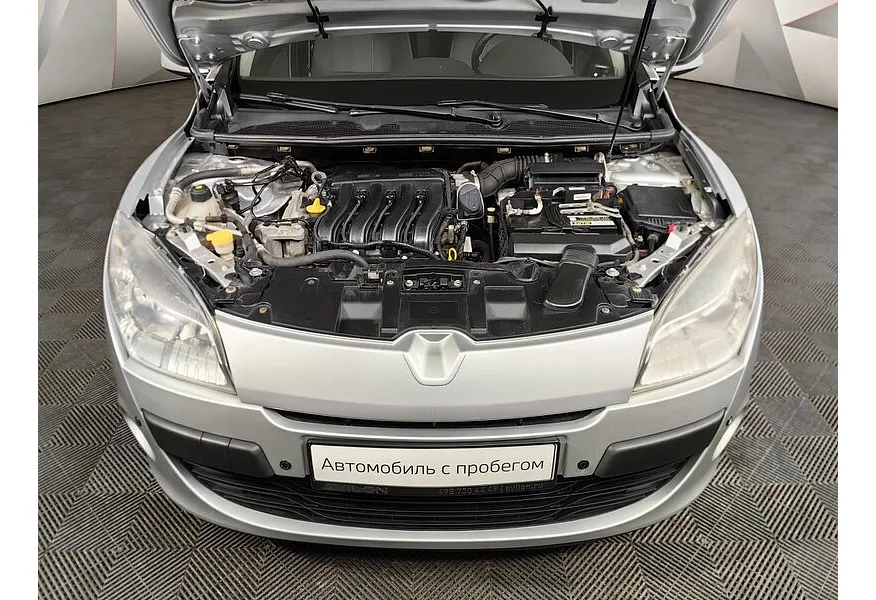 Renault Megane 1.6 MT (106 л.с.) Голубой в АВИЛОН. Слайд №10 Renault Megane 1.6 MT (106 л.с.) Голубой в АВИЛОН. Слайд №10