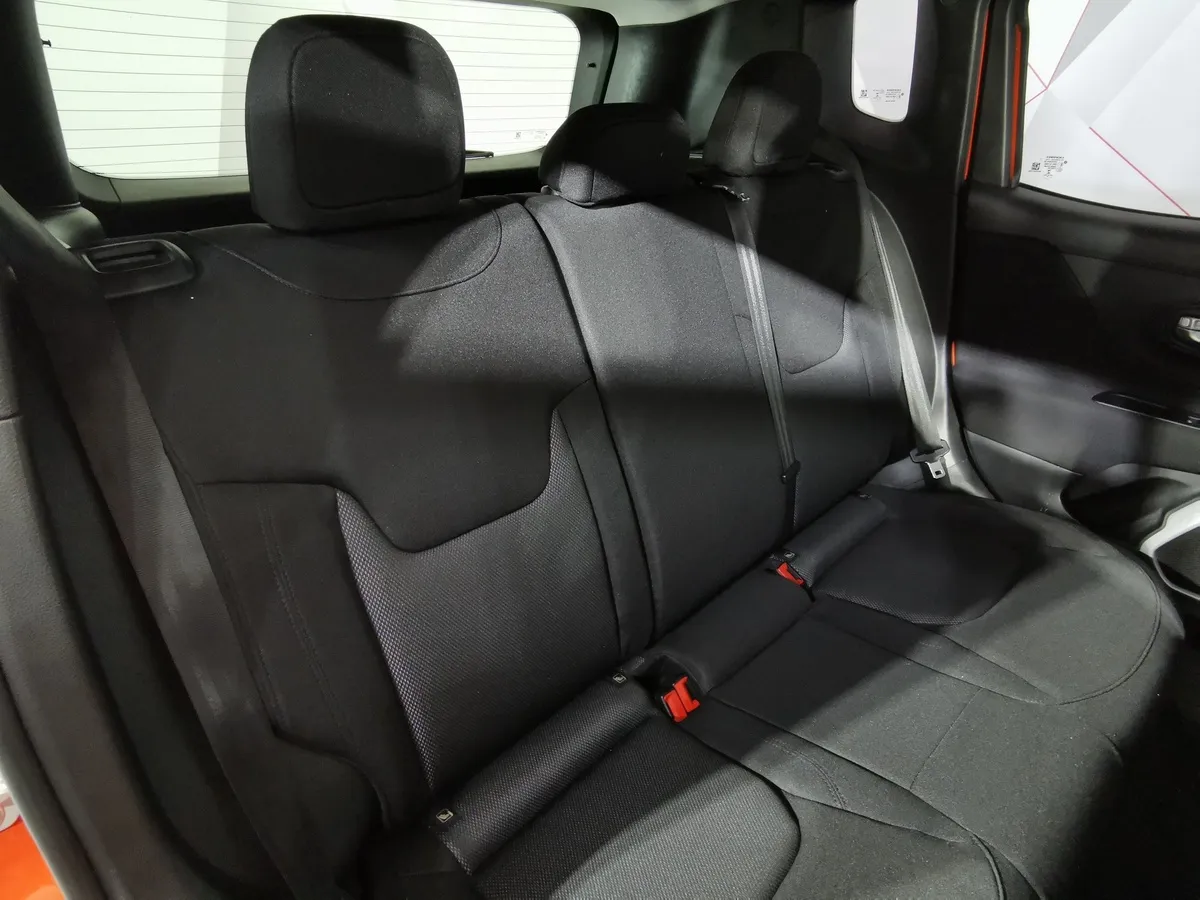 Jeep Renegade 1.4 AMT (140 л.с.) Limited Оранжевый в АВИЛОН. Слайд №16