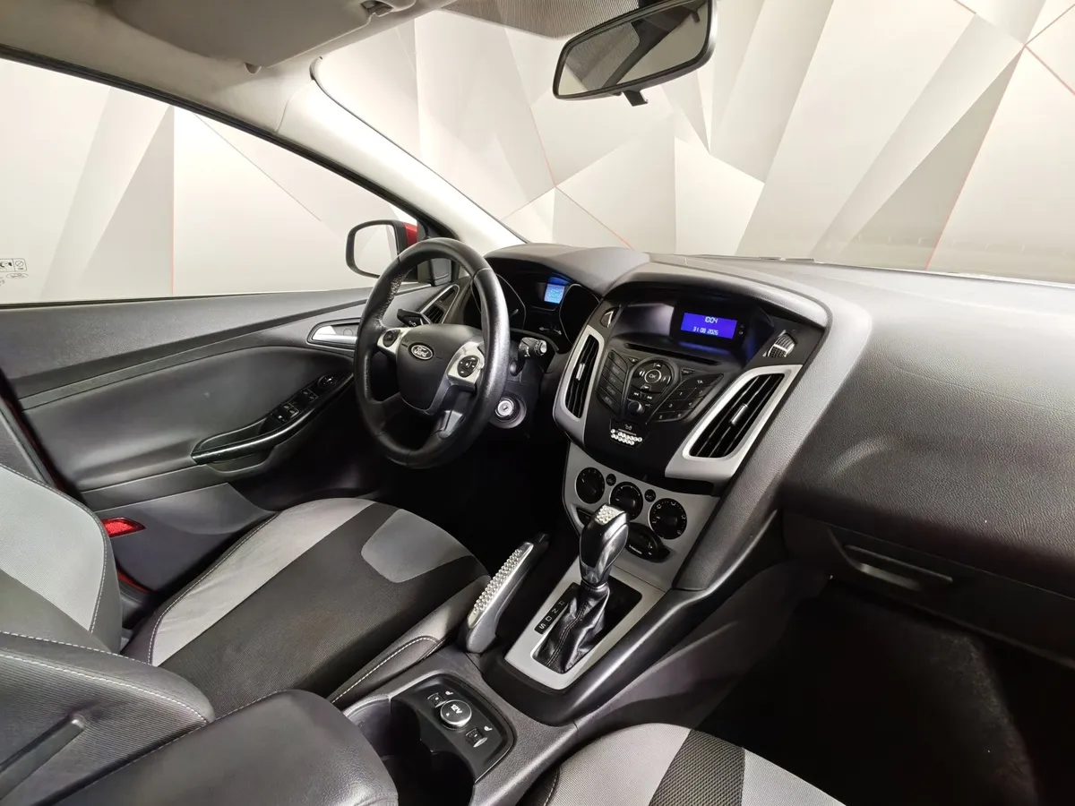 Ford Focus 2.0 TDCi PowerShift (140 л.с.) Trend Sport Красный в АВИЛОН. Слайд №5