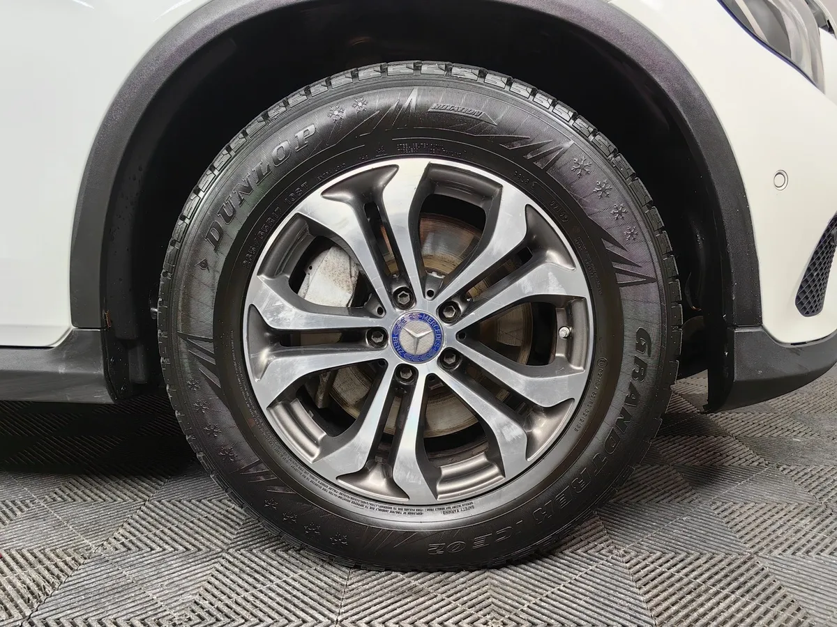 Mercedes-Benz GLC 250 9G-TRONIC 4MATIC (211 л.с.) Особая серия Белый в АВИЛОН. Слайд №9