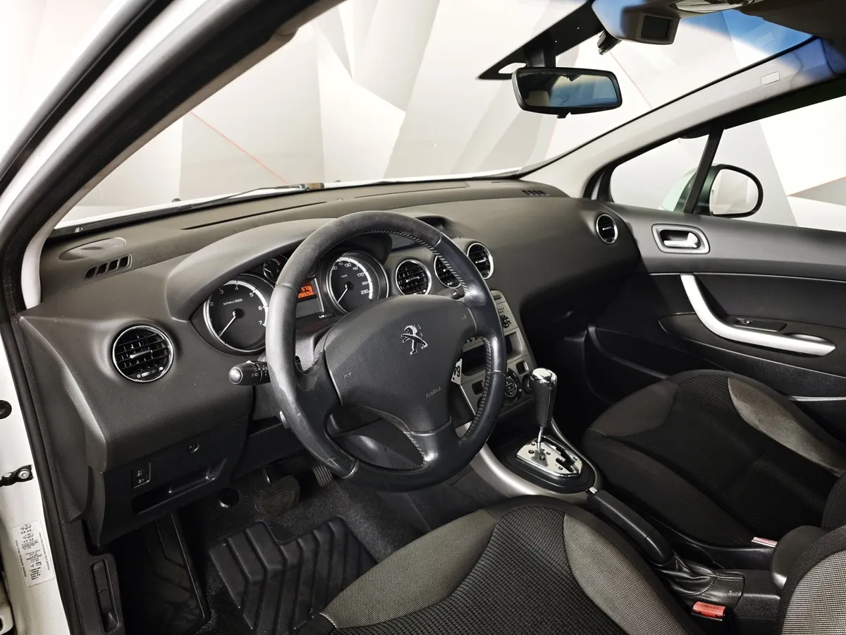 Peugeot 308 1.6 AT (120 л.с.) Белый в АВИЛОН. Слайд №18