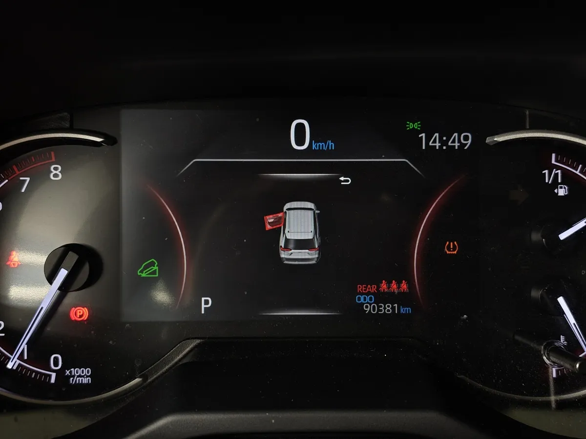 Toyota RAV4 2.5i AT AWD (199 л.с.) Комфорт Белый в АВИЛОН. Слайд №18