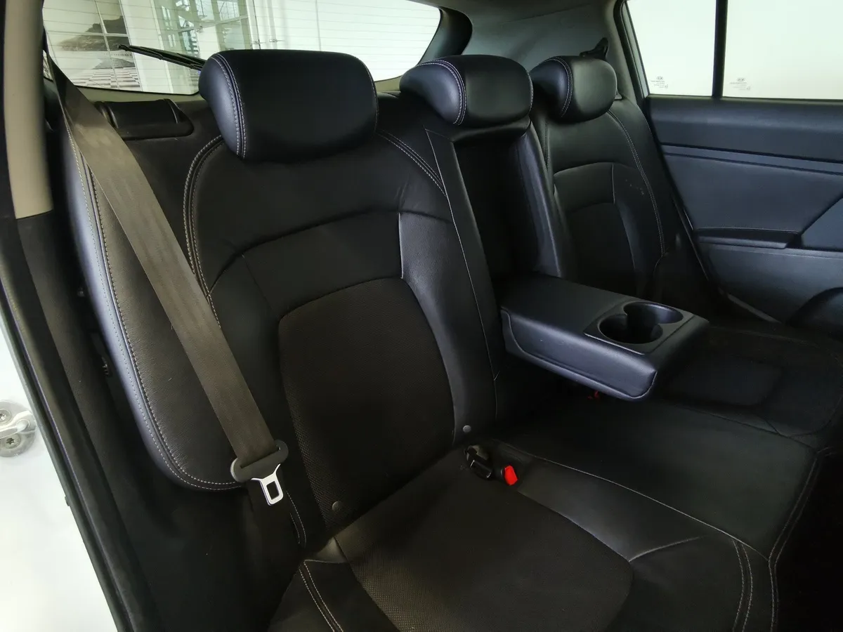 Kia Sportage 2.0 TD AT 4WD (136 л.с.) Белый в АВИЛОН. Слайд №16