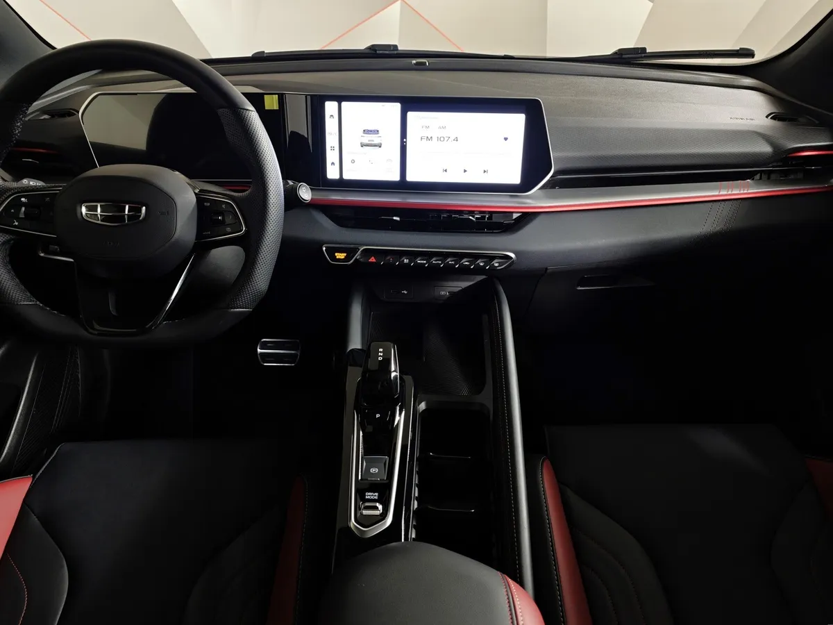 Geely Coolray 1.5T 7DCT (147 л.с.) Exclusive Фиолетовый в АВИЛОН. Слайд №14