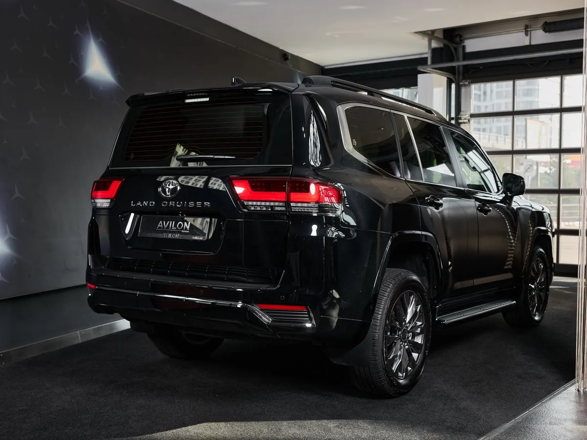 Toyota Land Cruiser 3.5 V6 AT 4WD (415 л.с.) Премиум Черный в АВИЛОН. Слайд №4