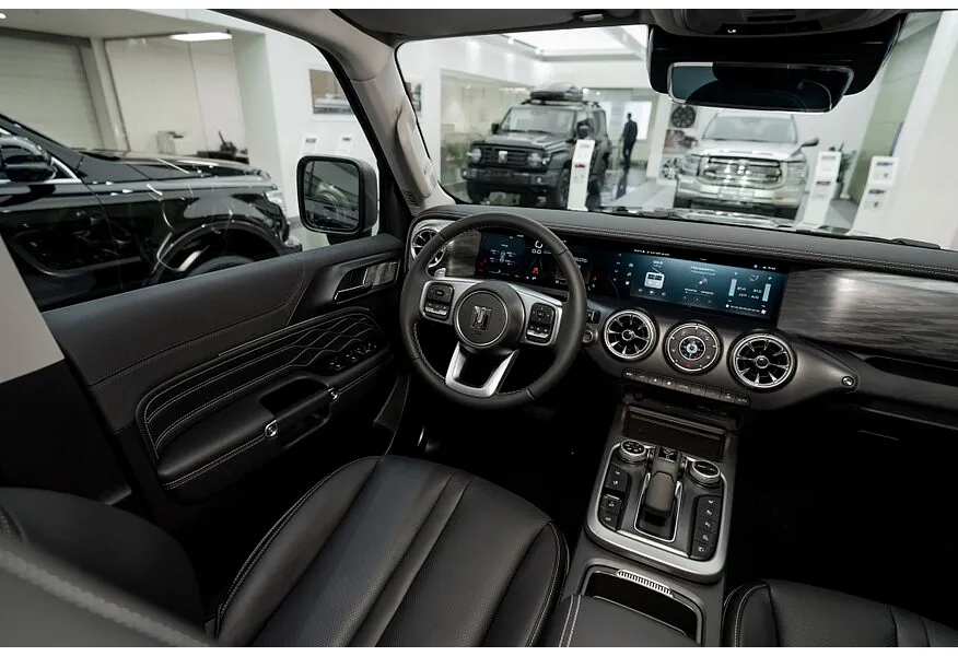 TANK 300 2.0T AT 4WD (220 л.с.) City Premium Черный в АВИЛОН. Слайд №12