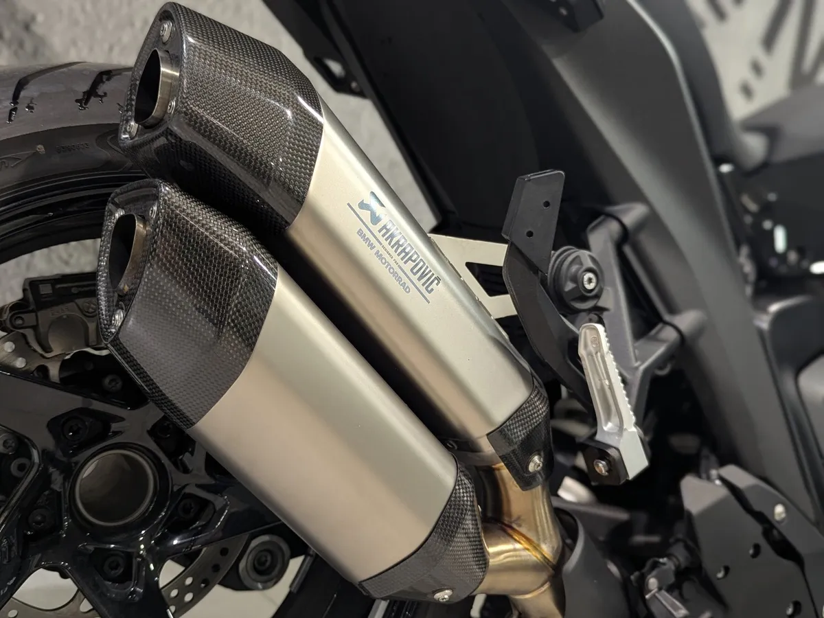 BMW Motorrad R 1300 RS 1300 см³ (145 л.с.) (145) 1300 Черный в АВИЛОН. Слайд №9