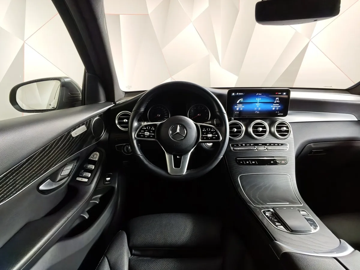 Mercedes-Benz GLC 200 9G-TRONIC 4MATIC (197 л.с.) Premium Серый в АВИЛОН. Слайд №20