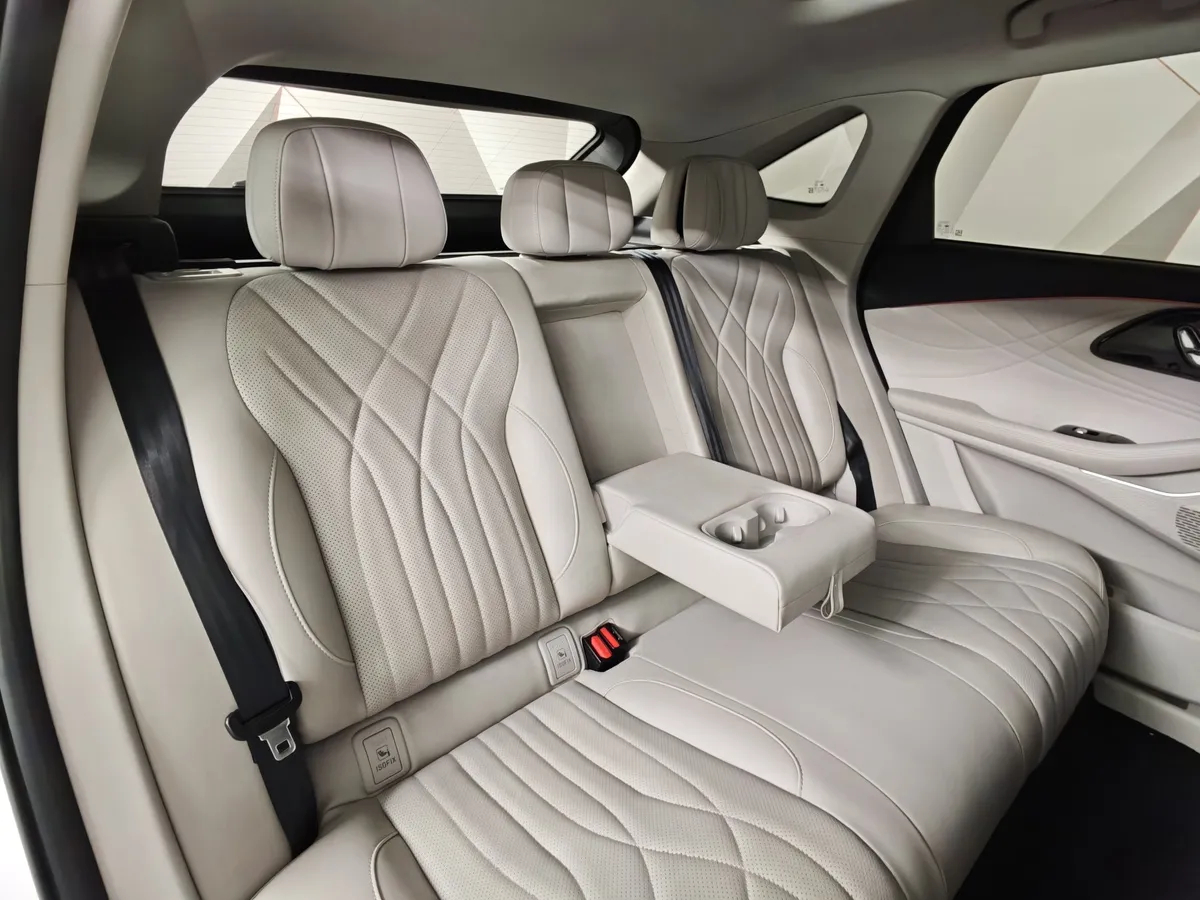 EXEED RX 2.0T DCT 4WD (249 л.с.) Platinum Белый в АВИЛОН. Слайд №17