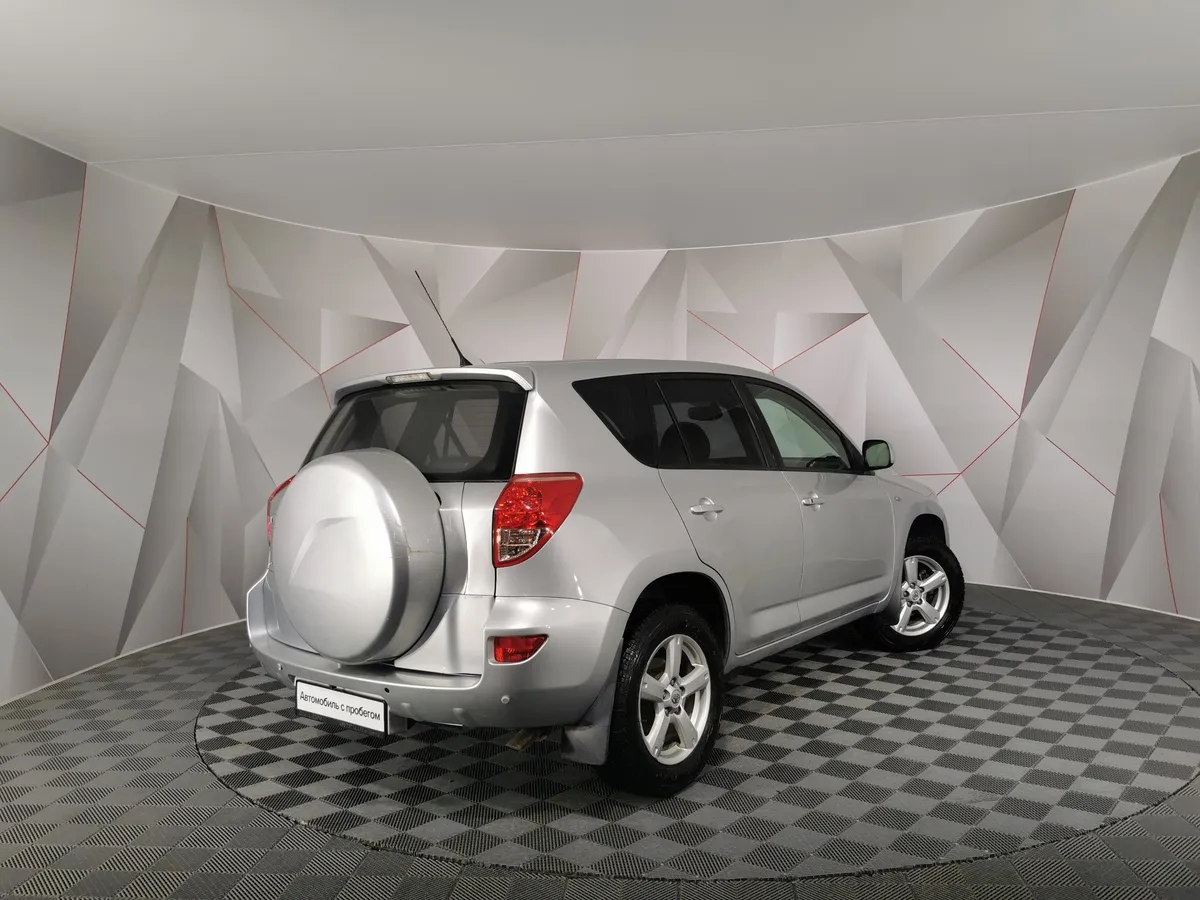 Toyota RAV4 2.0 AT AWD (152 л.с.) Серебристый в АВИЛОН. Слайд №2