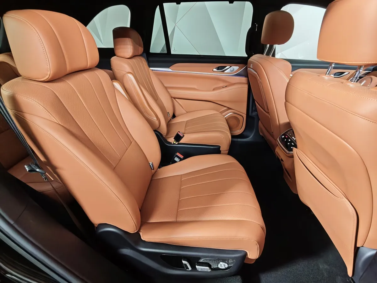 WEY 07 1.5 PHEV DHT AT 4WD (517 л.с.) Premium Черный в АВИЛОН. Слайд №15