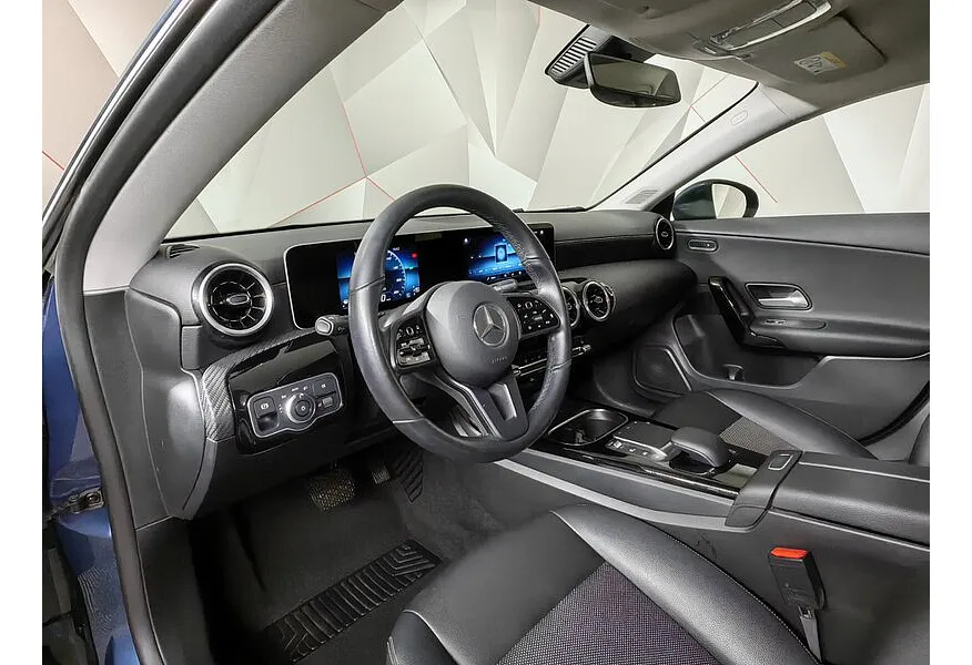 Mercedes-Benz CLA 200 7-G DCT (150 л.с.) Синий в АВИЛОН. Слайд №15