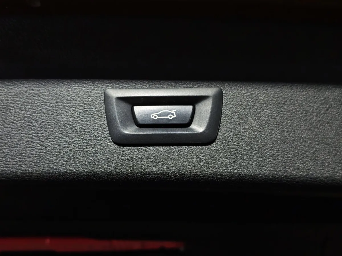 BMW X1 20d xDrive AT (190 л.с.) Advantage Коричневый в АВИЛОН. Слайд №17