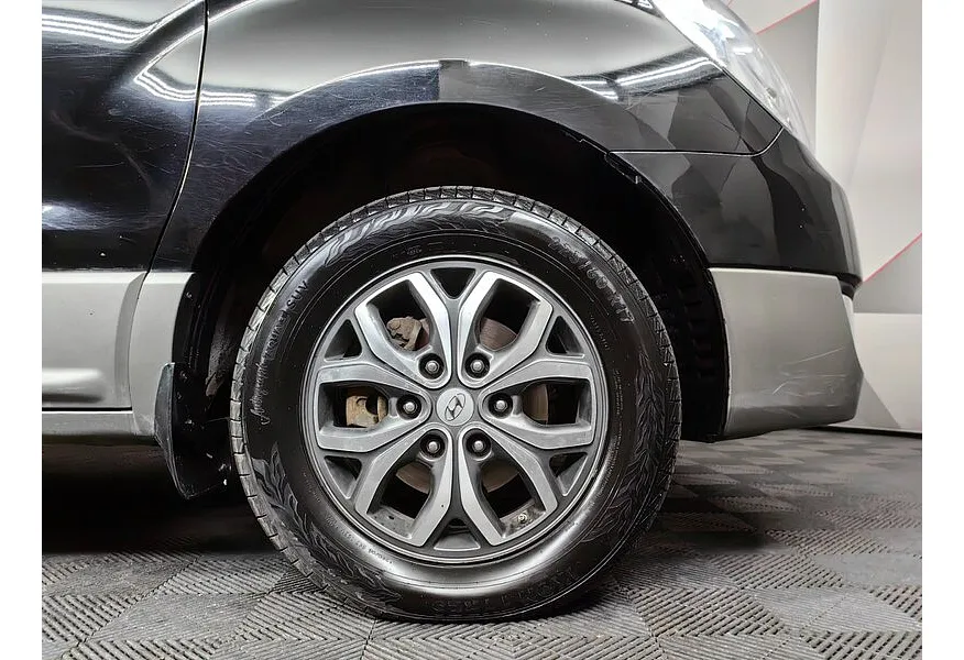 Hyundai Grand Starex 2.5d AT 4WD (145 л.с.) Серый в АВИЛОН. Слайд №9