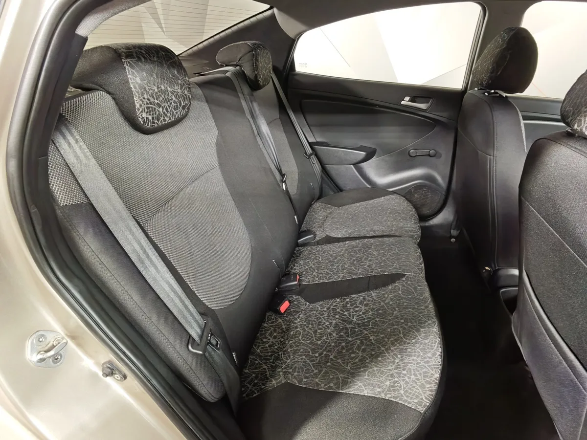 Hyundai Solaris 1.6 MT (123 л.с.) Серый в АВИЛОН. Слайд №15