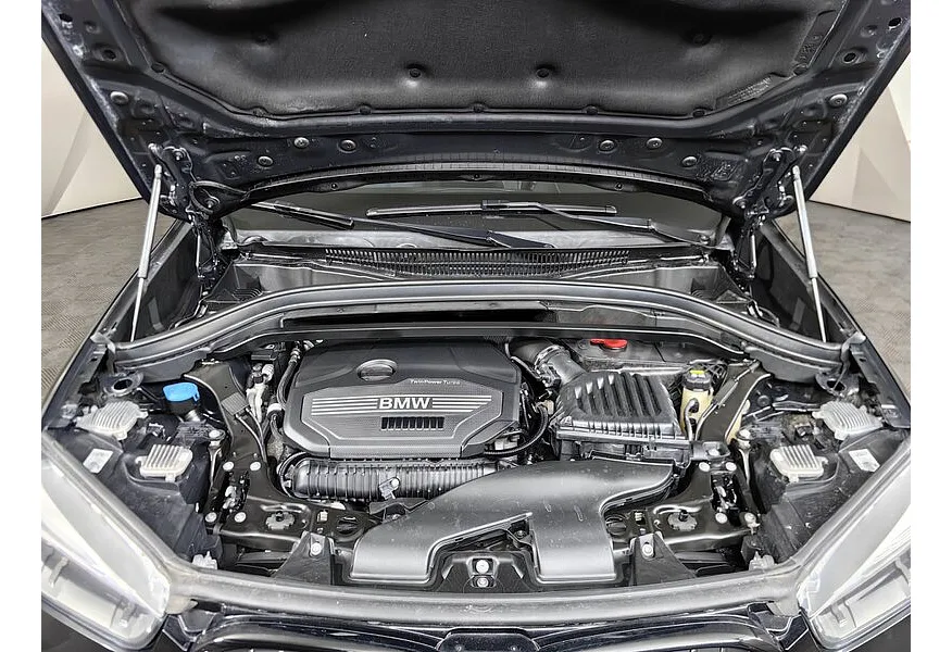 BMW X1 20i xDrive (192 л.с.) M Sport Черный в АВИЛОН. Слайд №10