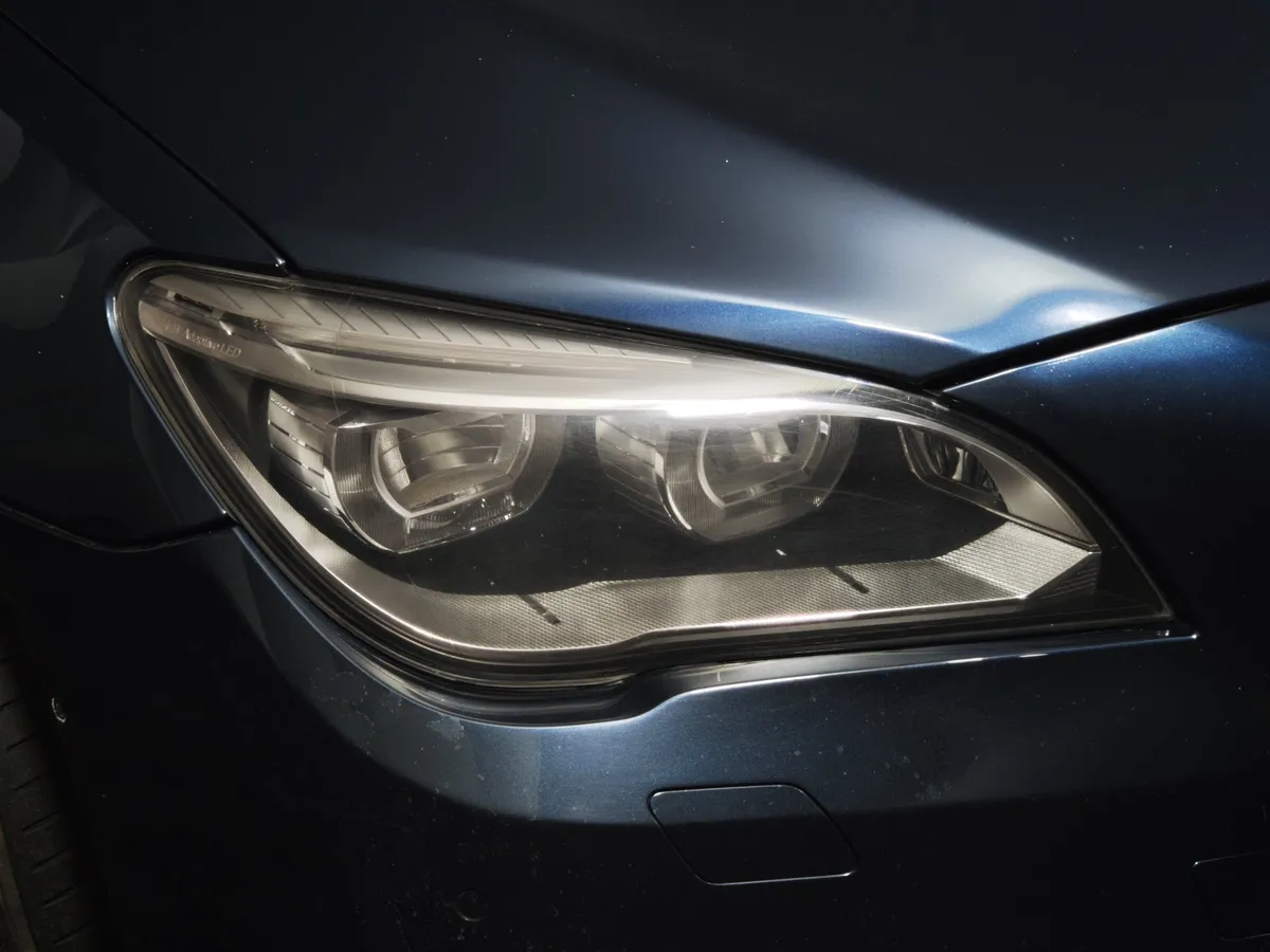 BMW 7 серия 740i AT (320 л.с.) Синий в АВИЛОН. Слайд №8