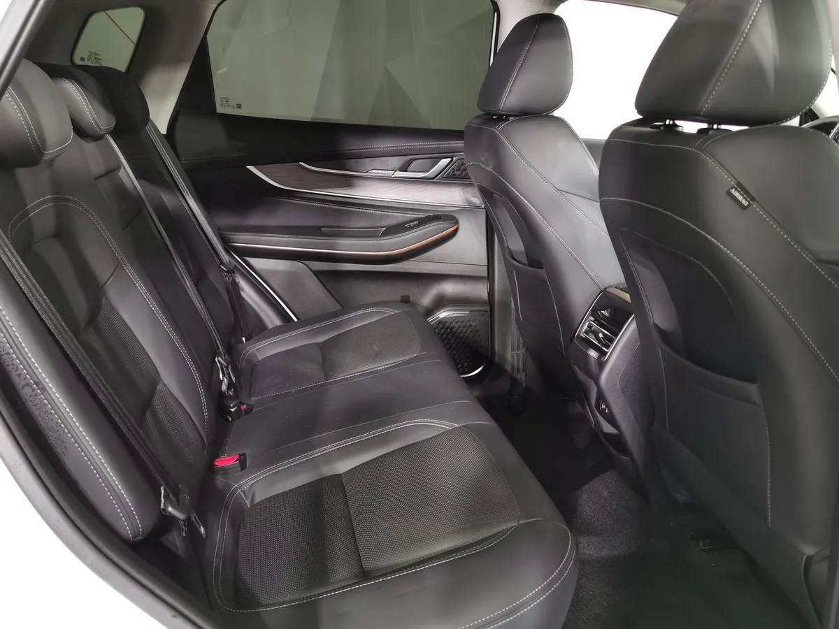 EXEED LX 1.6T DCT 4WD (150 л.с) Premium Plus Белый в АВИЛОН. Слайд №15