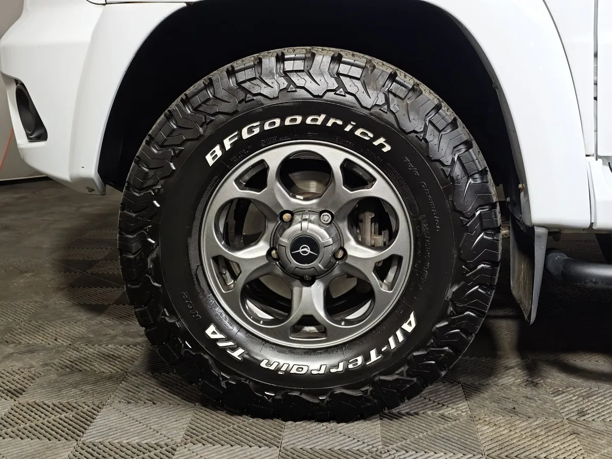 УАЗ Patriot 2.7 MT 4WD (150 л.с.) Максимум Белый в АВИЛОН. Слайд №9