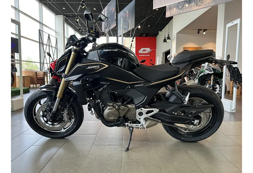 LIVE. Слайд №3