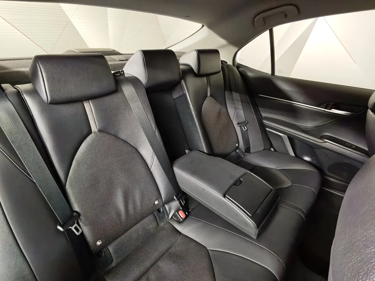 Toyota Camry 2.5 AT (200 л.с.) Черный в АВИЛОН. Слайд №17