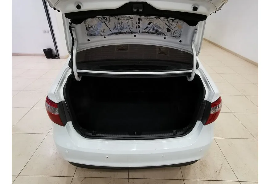 Kia Rio 1.6 AT (123 л.с.) Белый в АВИЛОН. Слайд №9