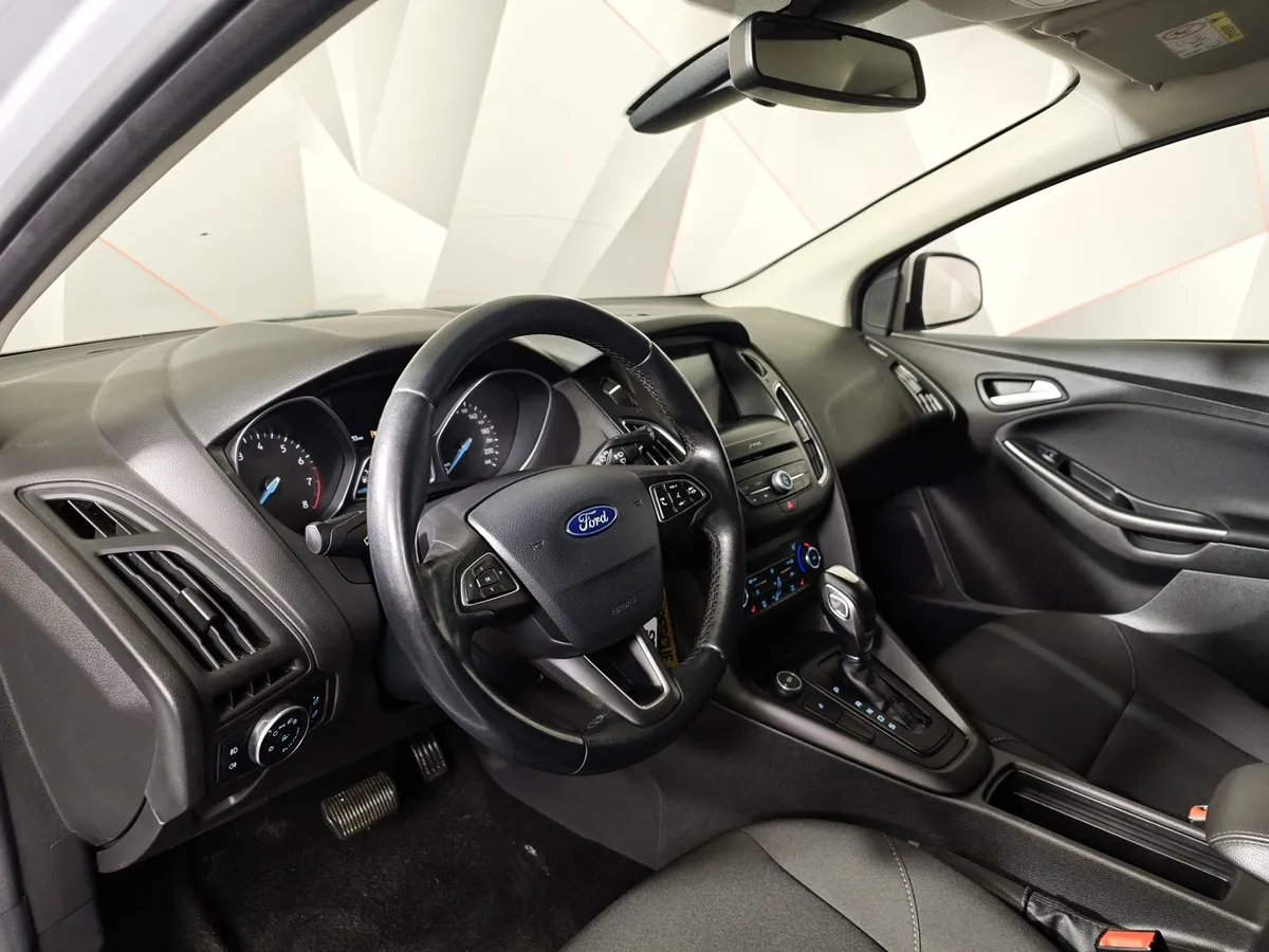 Ford Focus 1.6 Ti-VCT PowerShift (125 л.с.) Trend Белый в АВИЛОН. Слайд №18