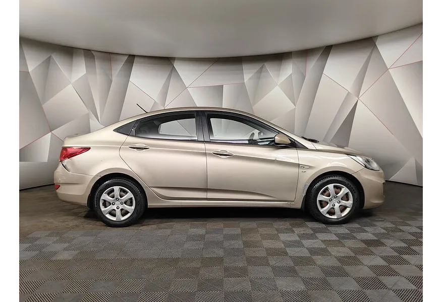 Hyundai Solaris 1.6 AT (123 л.с.) Active Plus Бежевый в АВИЛОН. Слайд №4