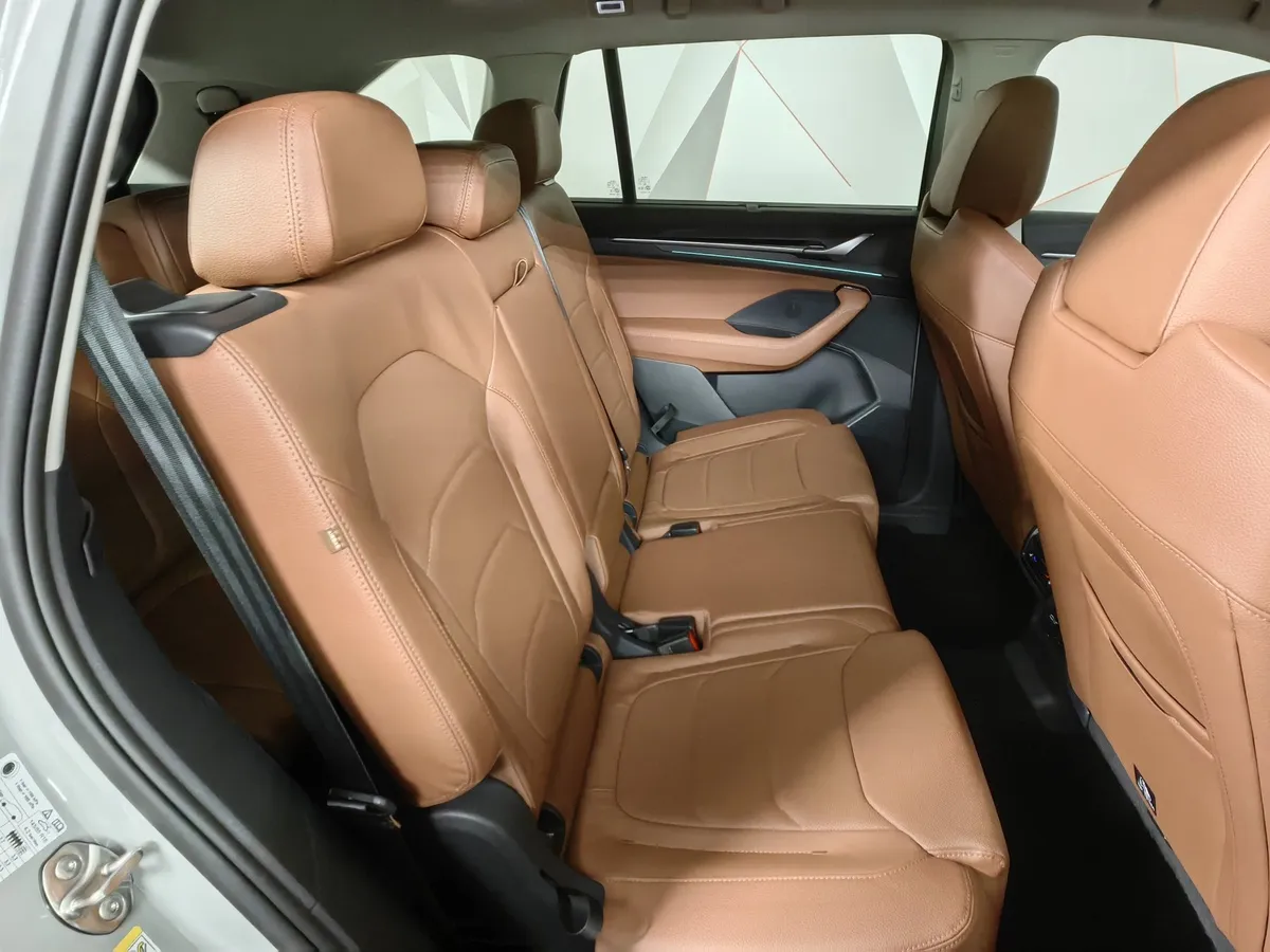 Skoda Kodiaq 2.0TSI 7DSG 4WD (190 л.с.) Серый в АВИЛОН. Слайд №16