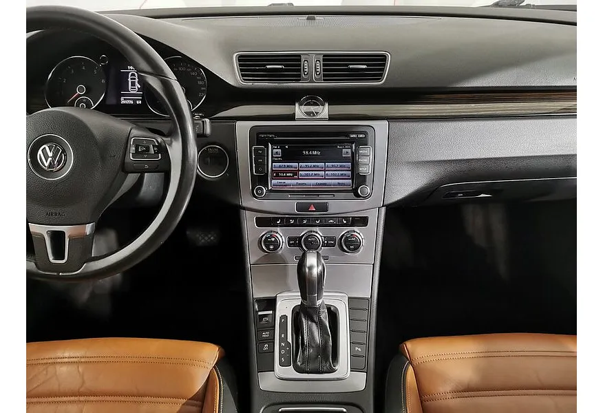 Volkswagen Passat CC 1.8 TSI DSG (152 л.с.) Коричневый в АВИЛОН. Слайд №13