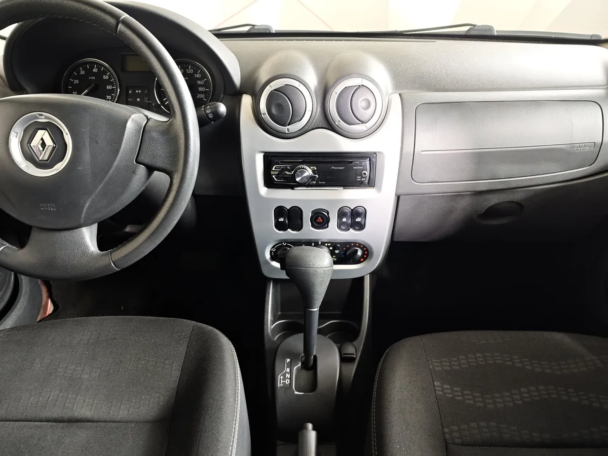 Renault Sandero 1.6 AT (103 л.с.) Stepway Красный в АВИЛОН. Слайд №13