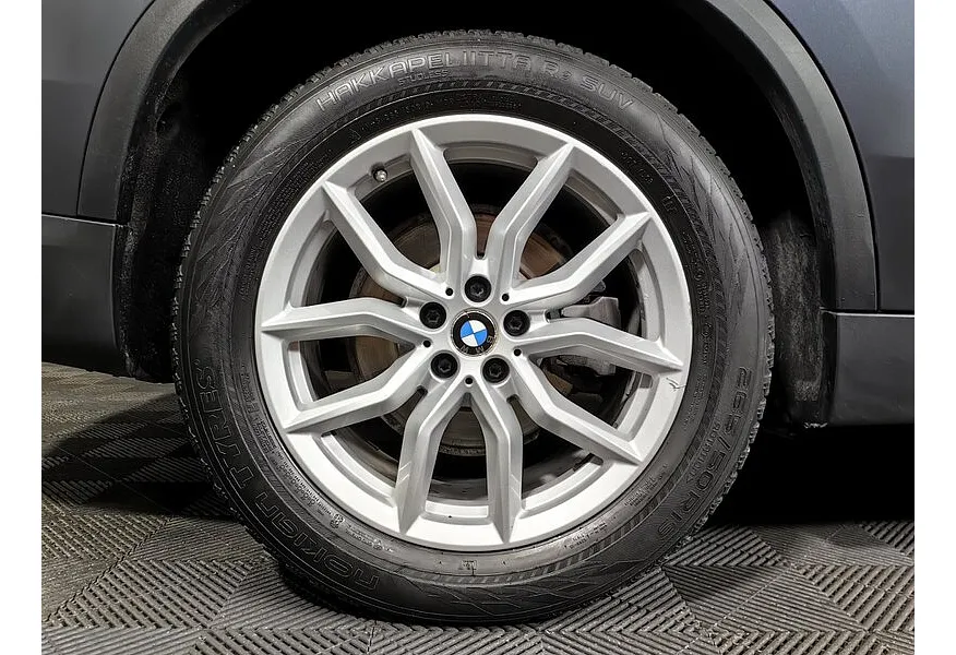 BMW X5 xDrive30d Steptronic (249 л.с.) Business Plus Серый в АВИЛОН. Слайд №7